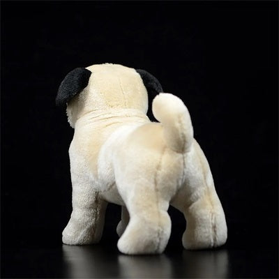 Vue 3/4 arrière de la peluche réaliste Carlin