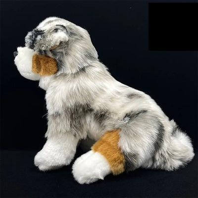 Vue de profil de la Peluche réaliste chien de Berger Australien